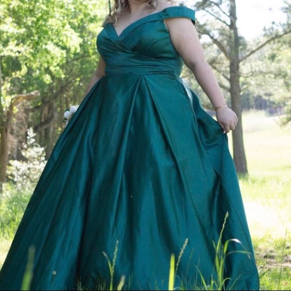 david's bridal green prom dress